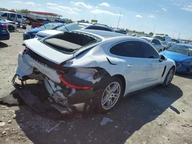 2018 Porsche Panamera 4