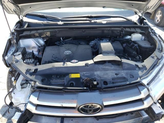 2018 Toyota Highlander SE