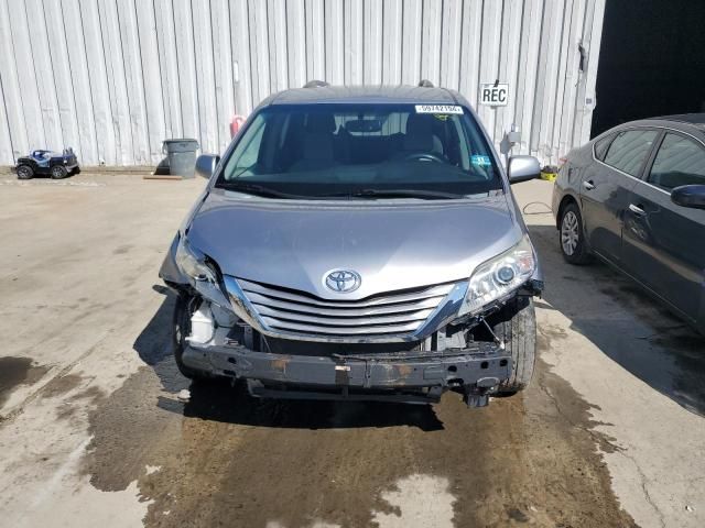 2015 Toyota Sienna LE