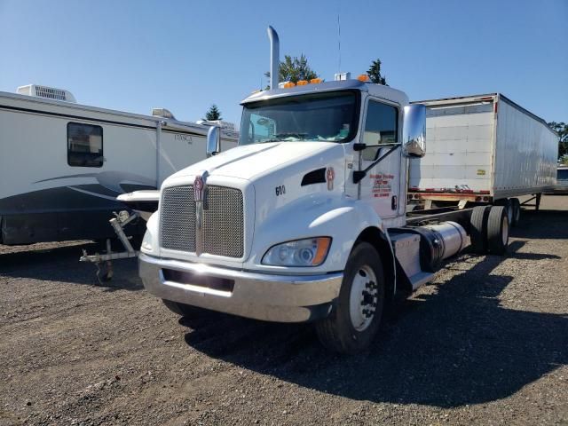 2011 Kenworth Construction T370