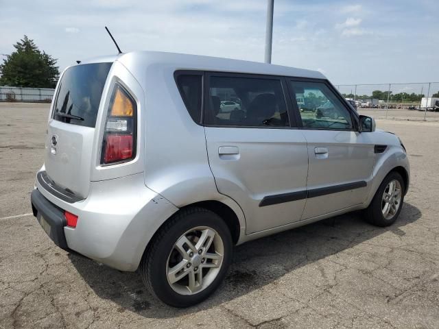 2010 KIA Soul +