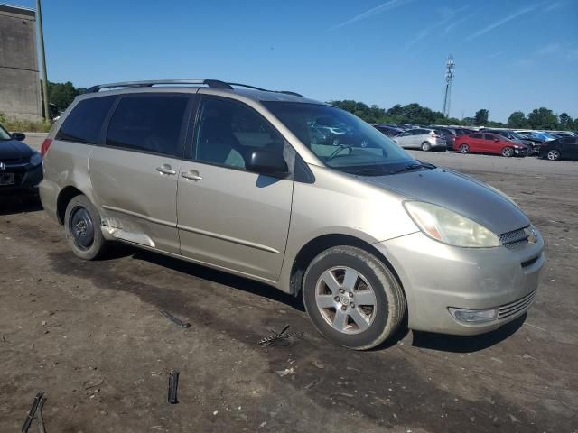 2004 Toyota Sienna CE