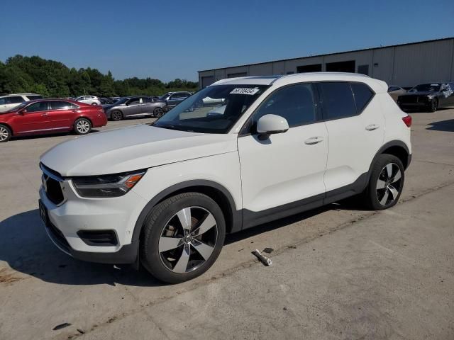 2019 Volvo XC40 T5 Momentum