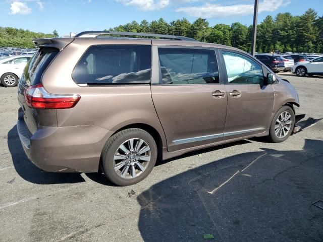 2018 Toyota Sienna LE