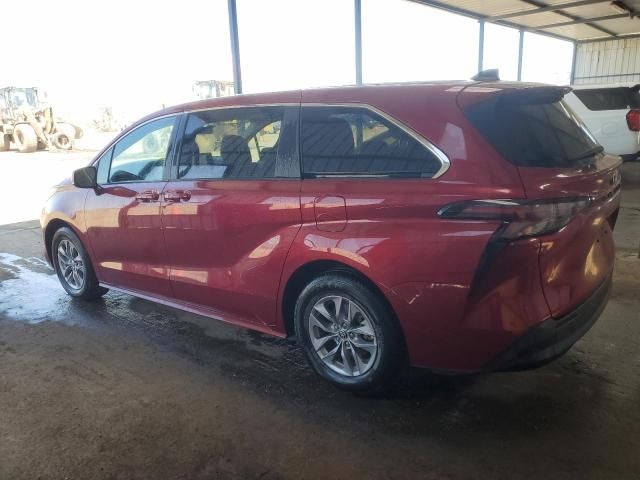 2023 Toyota Sienna LE