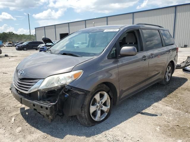 2015 Toyota Sienna LE