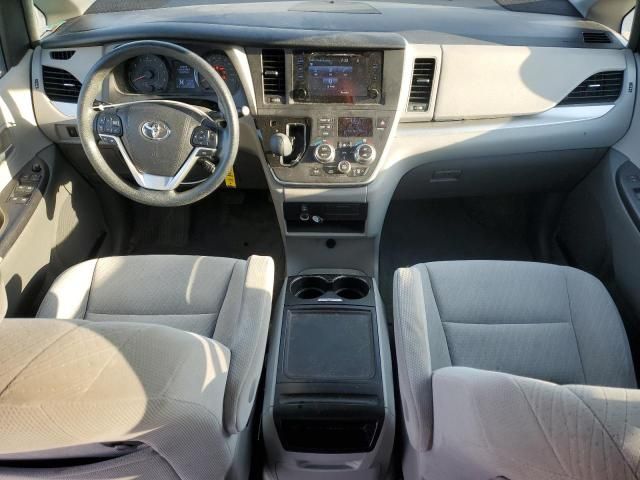 2017 Toyota Sienna LE