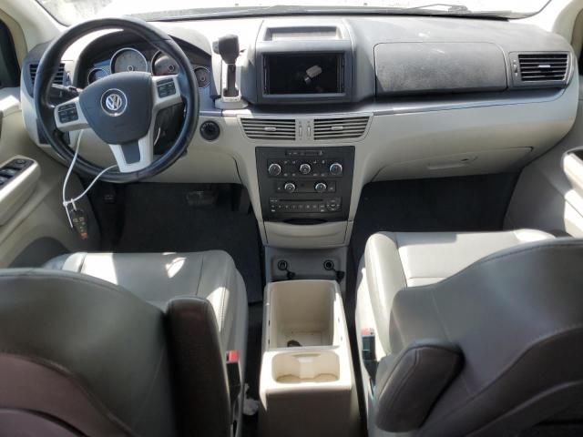 2011 Volkswagen Routan SE