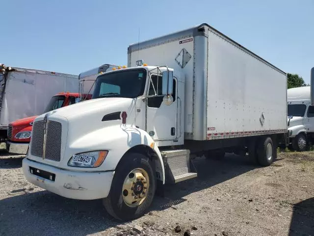 2017 Kenworth Construction T270