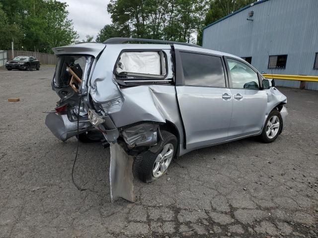 2014 Toyota Sienna LE