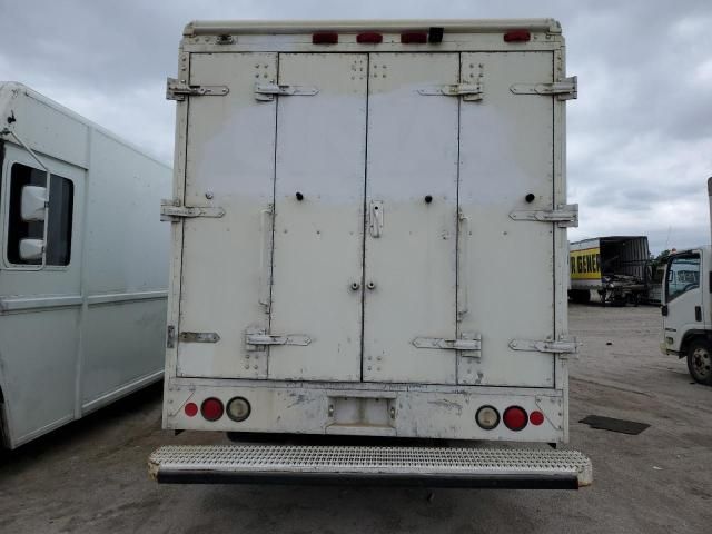 1999 Freightliner Chassis M Line WALK-IN Van