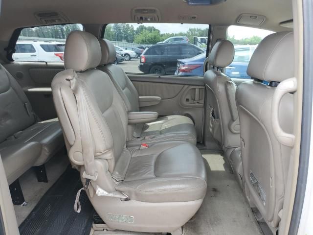 2004 Toyota Sienna XLE