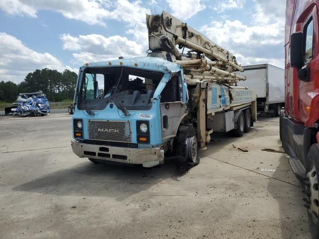 2004 Mack 600 MR600