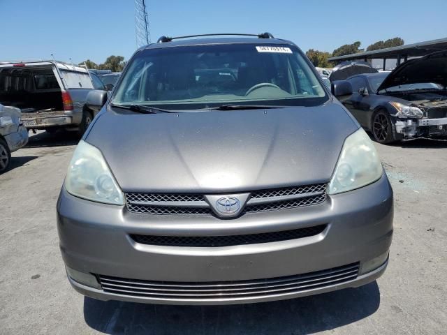 2004 Toyota Sienna XLE