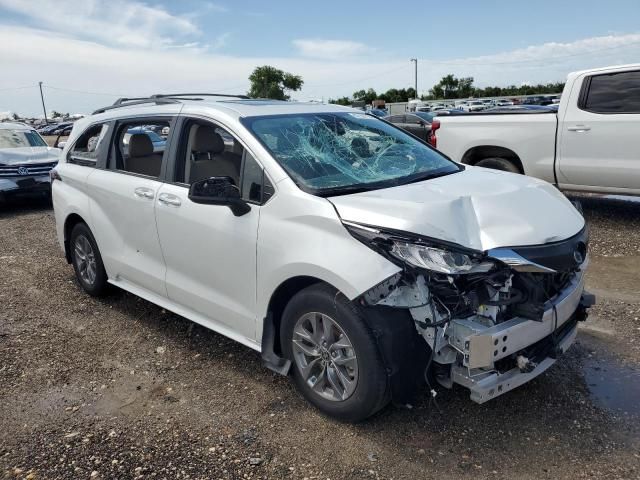 2023 Toyota Sienna XLE