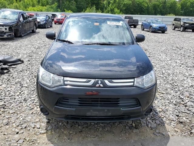 2014 Mitsubishi Outlander ES