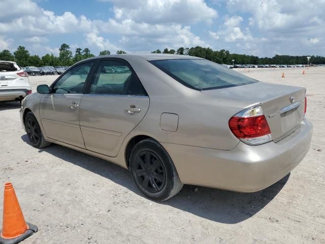 2005 Toyota Camry LE