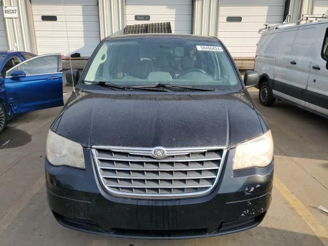 2010 Chrysler Town & Country LX