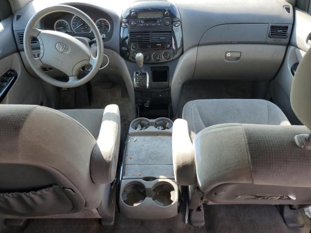 2005 Toyota Sienna CE