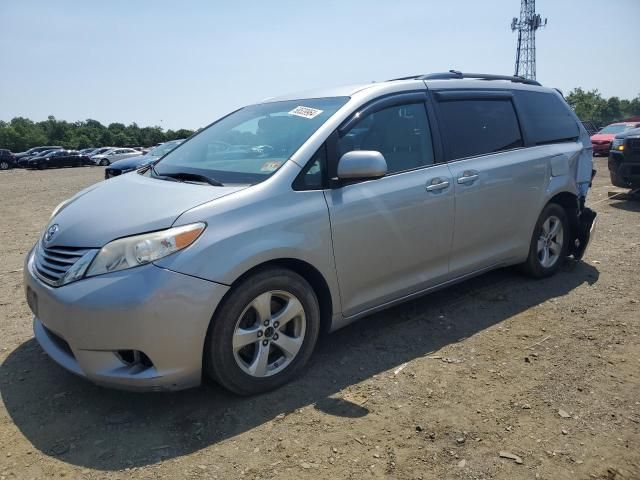 2015 Toyota Sienna LE