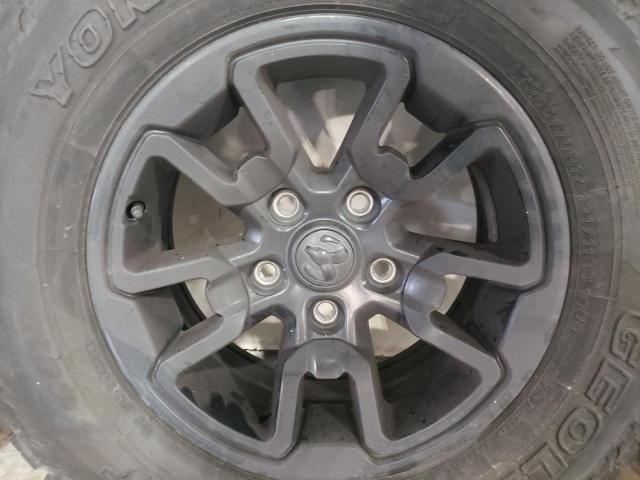 2000 Miscellaneous Equipment Misc WHEEL/TIRE