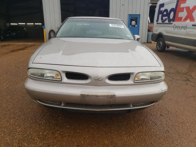 1997 Oldsmobile 88 Base