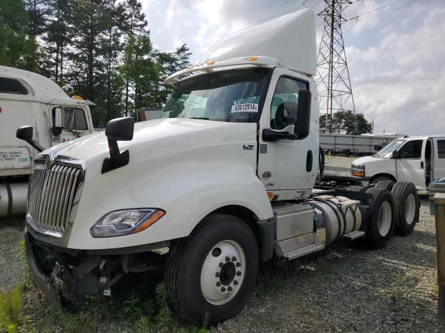 2019 International LT625