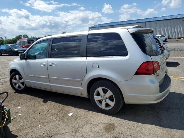 2010 Volkswagen Routan SE