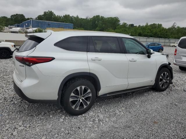 2022 Toyota Highlander Hybrid XLE