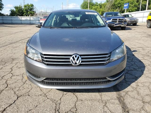 2013 Volkswagen Passat SE