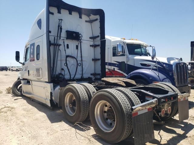 2021 Freightliner Cascadia 126