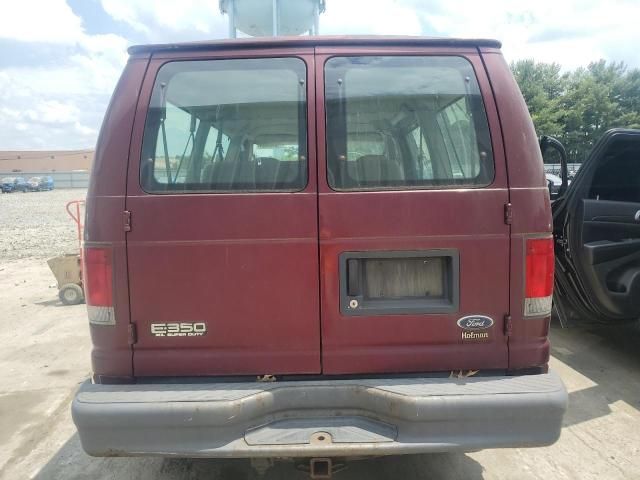 2004 Ford Econoline E350 Super Duty Wagon