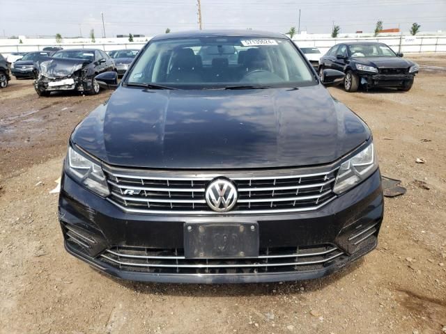 2017 Volkswagen Passat R-Line