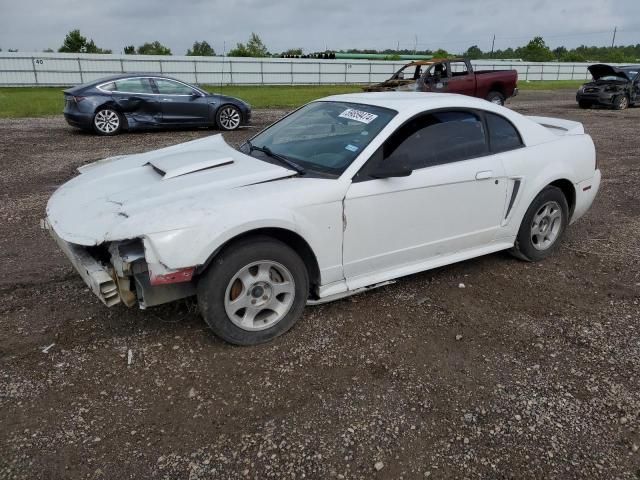 2000 Ford Mustang