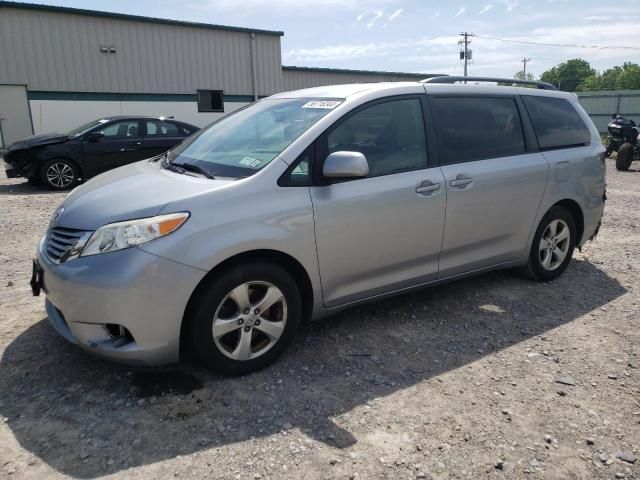 2015 Toyota Sienna LE