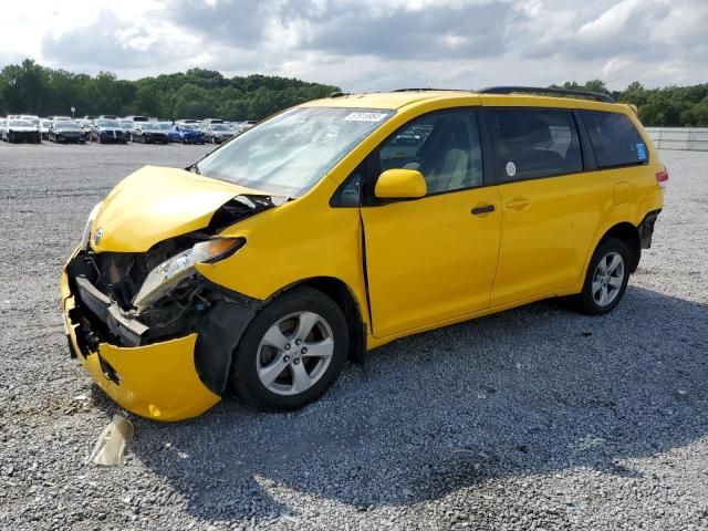 2013 Toyota Sienna LE