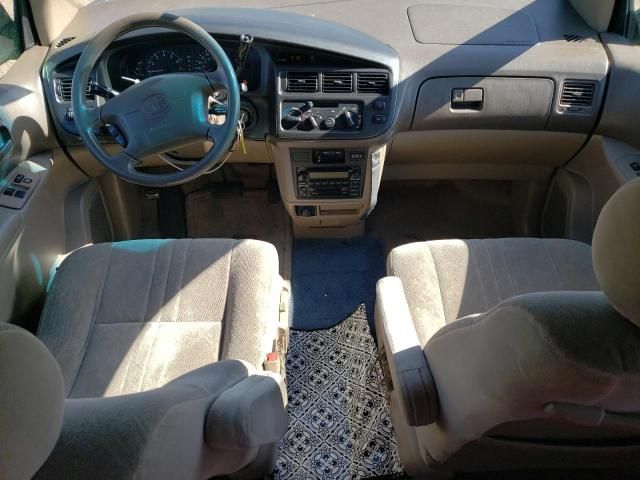 2000 Toyota Sienna LE