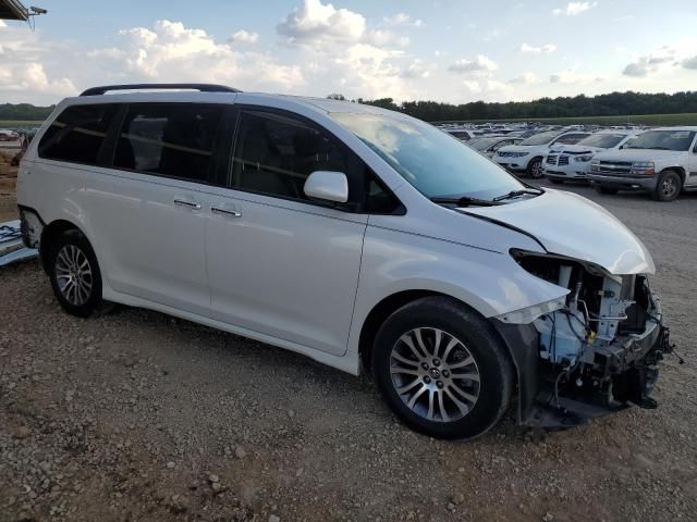 2019 Toyota Sienna XLE