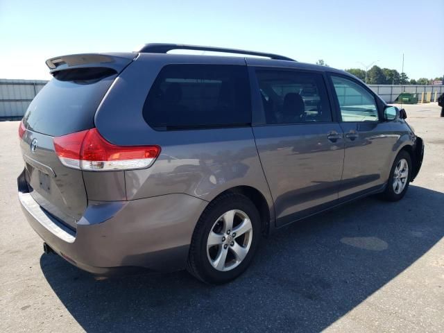 2014 Toyota Sienna LE