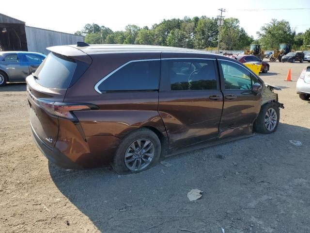 2023 Toyota Sienna LE