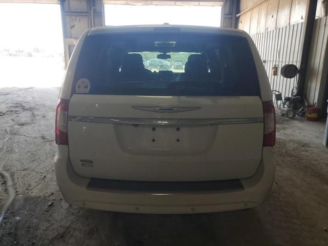 2014 Chrysler Town & Country Touring L