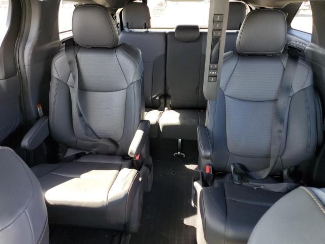 2022 Toyota Sienna XLE