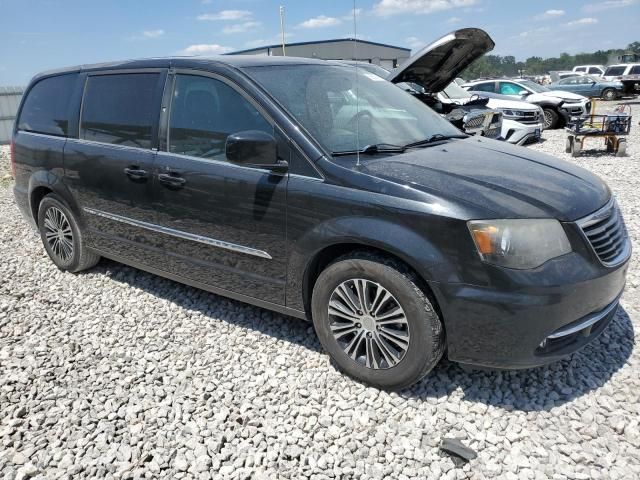 2014 Chrysler Town & Country S