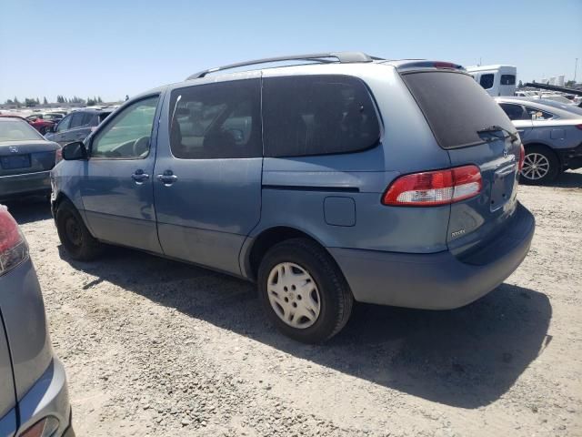 2002 Toyota Sienna LE