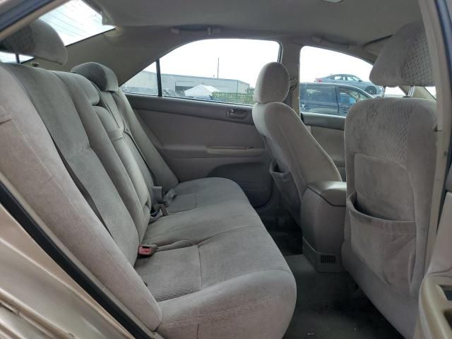 2004 Toyota Camry LE