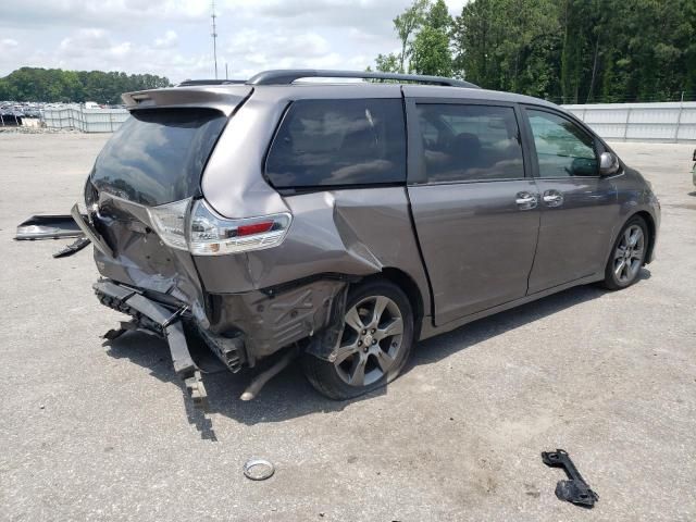 2015 Toyota Sienna Sport