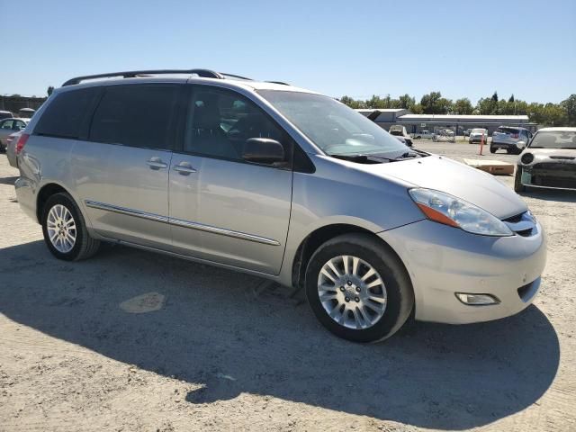 2010 Toyota Sienna XLE