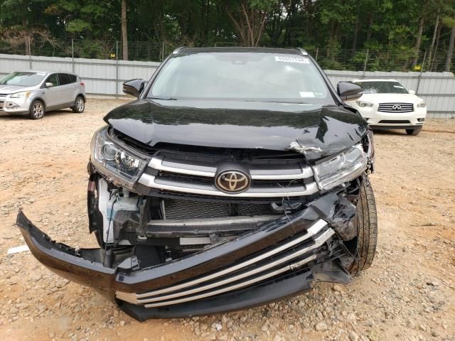 2017 Toyota Highlander SE