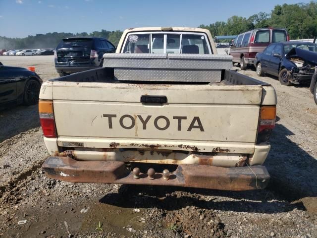 1984 Toyota Pickup Xtracab RN56 DLX