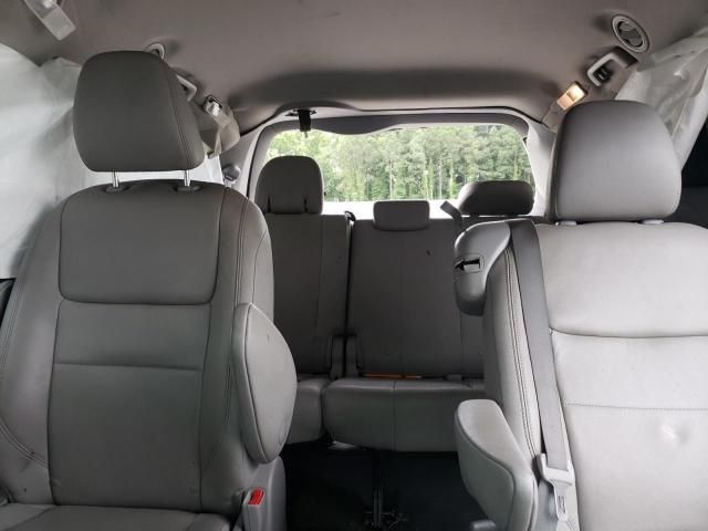 2020 Toyota Sienna XLE